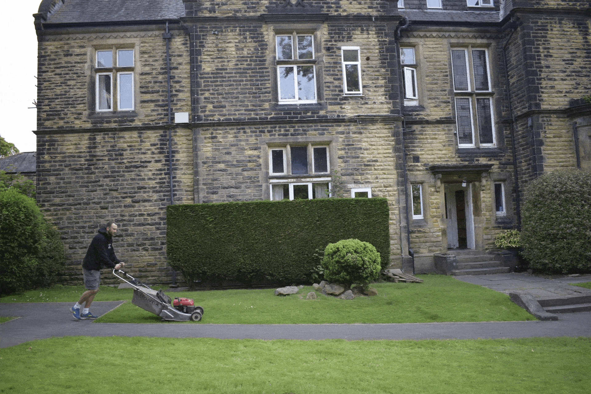 Bert's Garden Services Lawn Mowing service