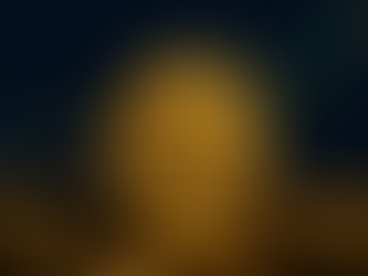 Goldene Polkadot-Münze vor verschwommenem Kryptochart mit grün-roten Candlesticks