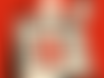 Illustration einer Agenda mit Schweizer Flagge, Börsen- und Wirtschaftssymbolen für die Finanztermine Juli/August 2025