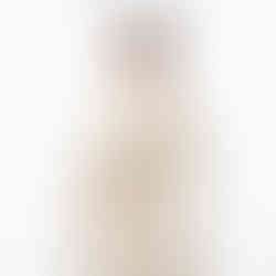 手を前で揃える