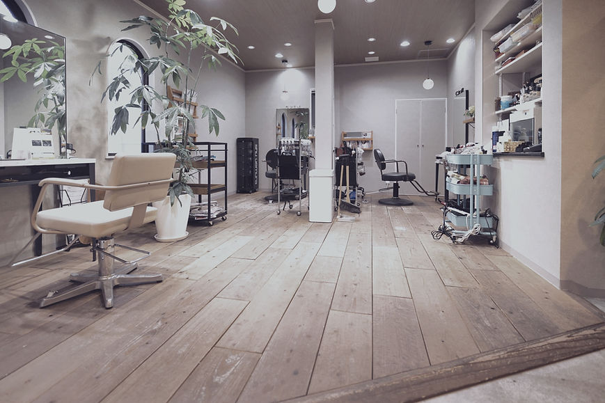 益田市 美容室の店内