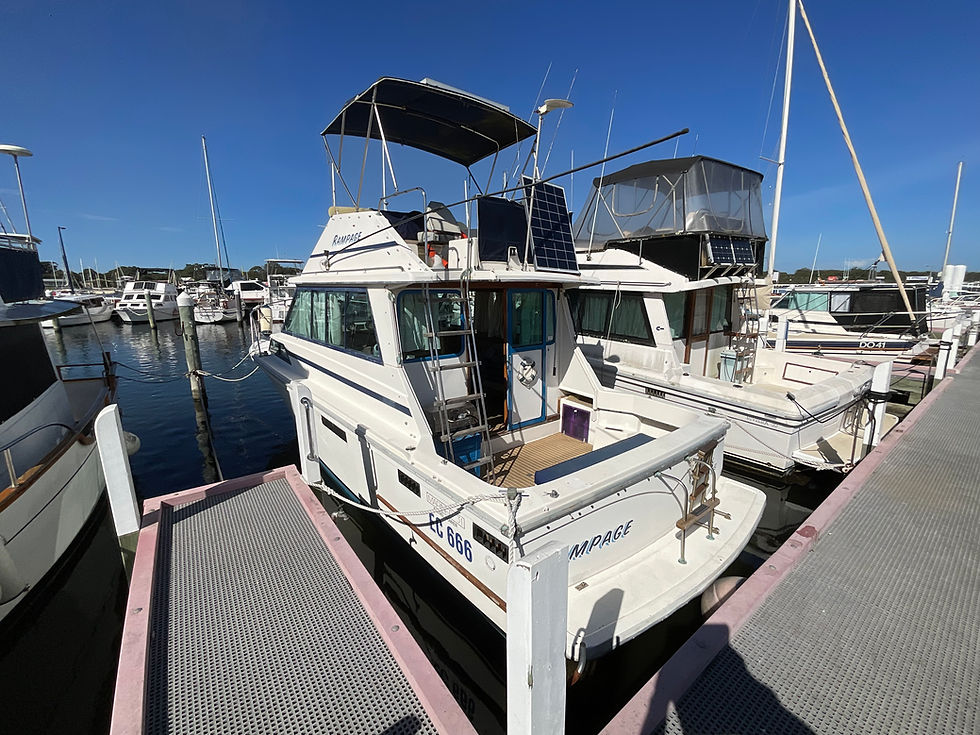 Thumbnail: 1989 Mariner 31 Flybridge Cruiser