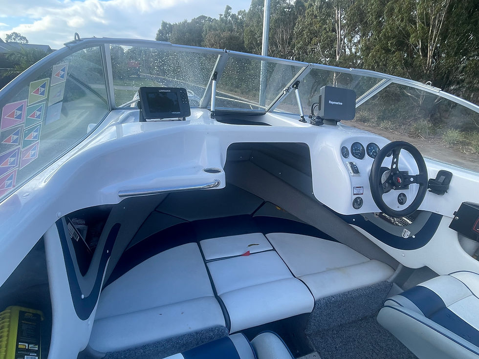 Thumbnail: 2001 Savage 5.5m Surveyor Half Cabin