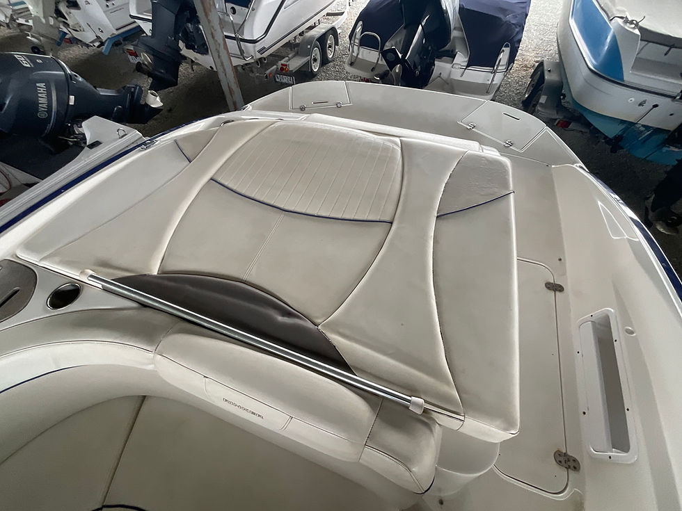 Thumbnail: 2007 Rinker 226 Captiva Luxury Bowrider 