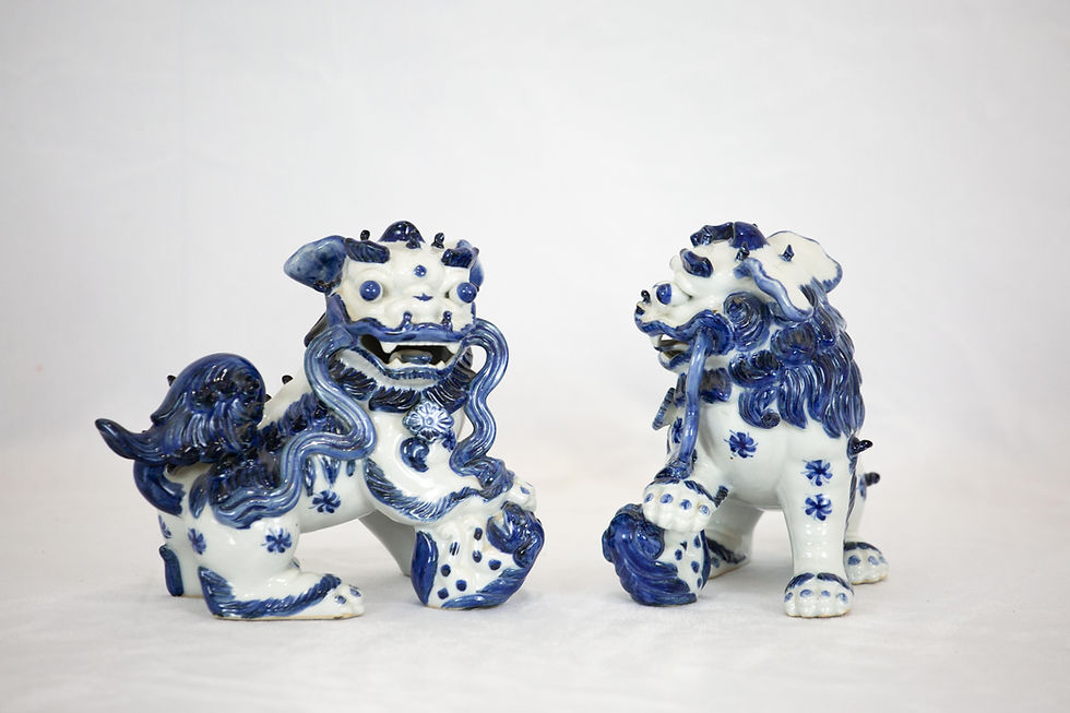 Chine - Paire de chiens de Fô en Porcelaine
