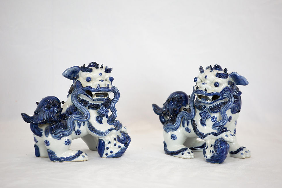 Chine - Paire de chiens de Fô en Porcelaine