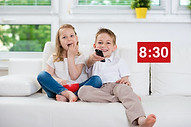 Ver la tele Anita y David.jpeg