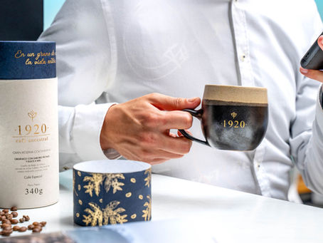 Café 1920: El legado ancestral del Grupo Seratta en una taza de autor