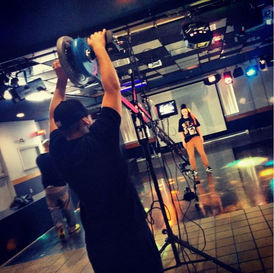 Em-Art. Rap Videoclip. Hip Hop, Popping Dancer.

Danseuse, Chorégraphe, Chanteuse de Montréal.

Dancer, Choreographer, Singer from Montreal.