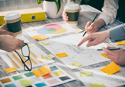 brainstorming-brainstorm-business-people