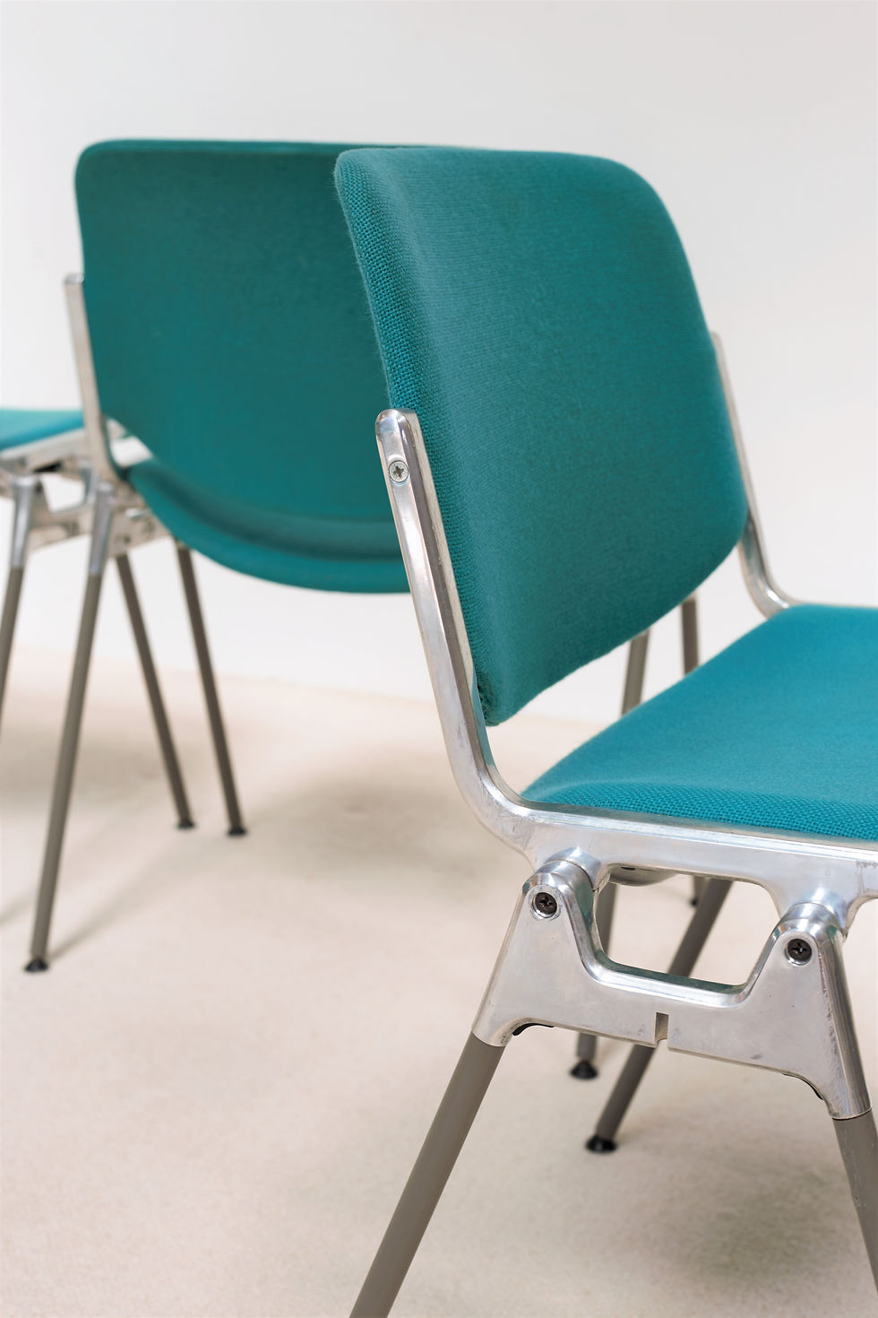 Miniature : Chaises Giancarlo Piretti