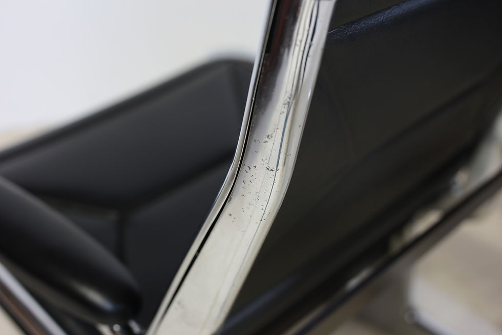 Miniature : Fauteuils Sling Charles et Ray Eames