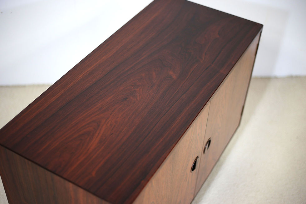 Miniature : Buffet en palissandre