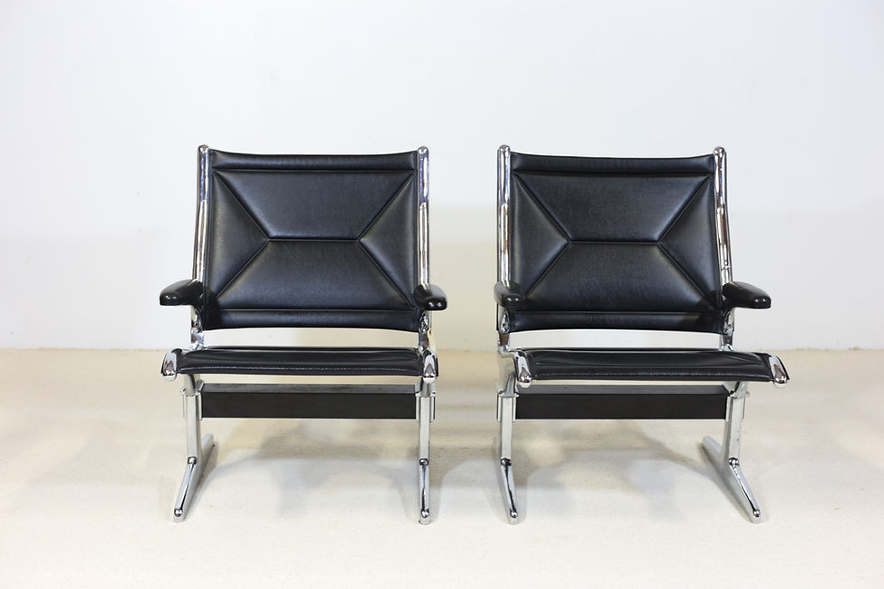 Miniature : Fauteuils Sling Charles et Ray Eames