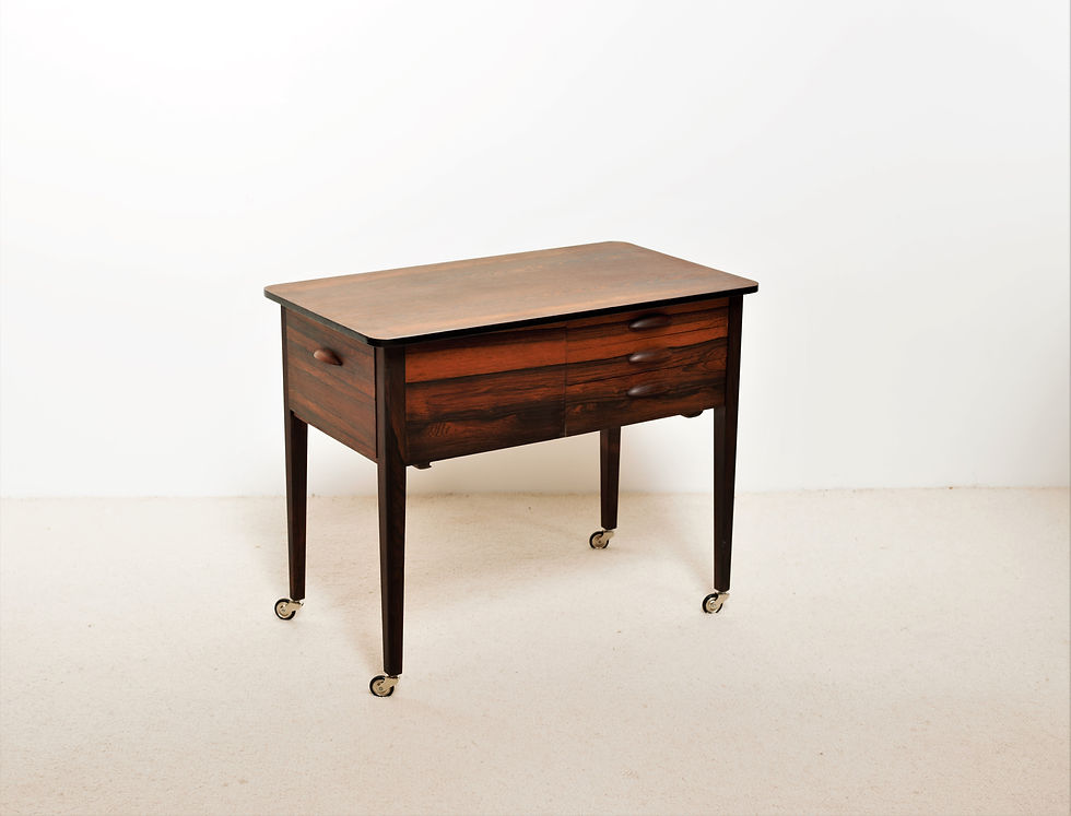 Miniature : Couturière Mid-Century en Palissandre