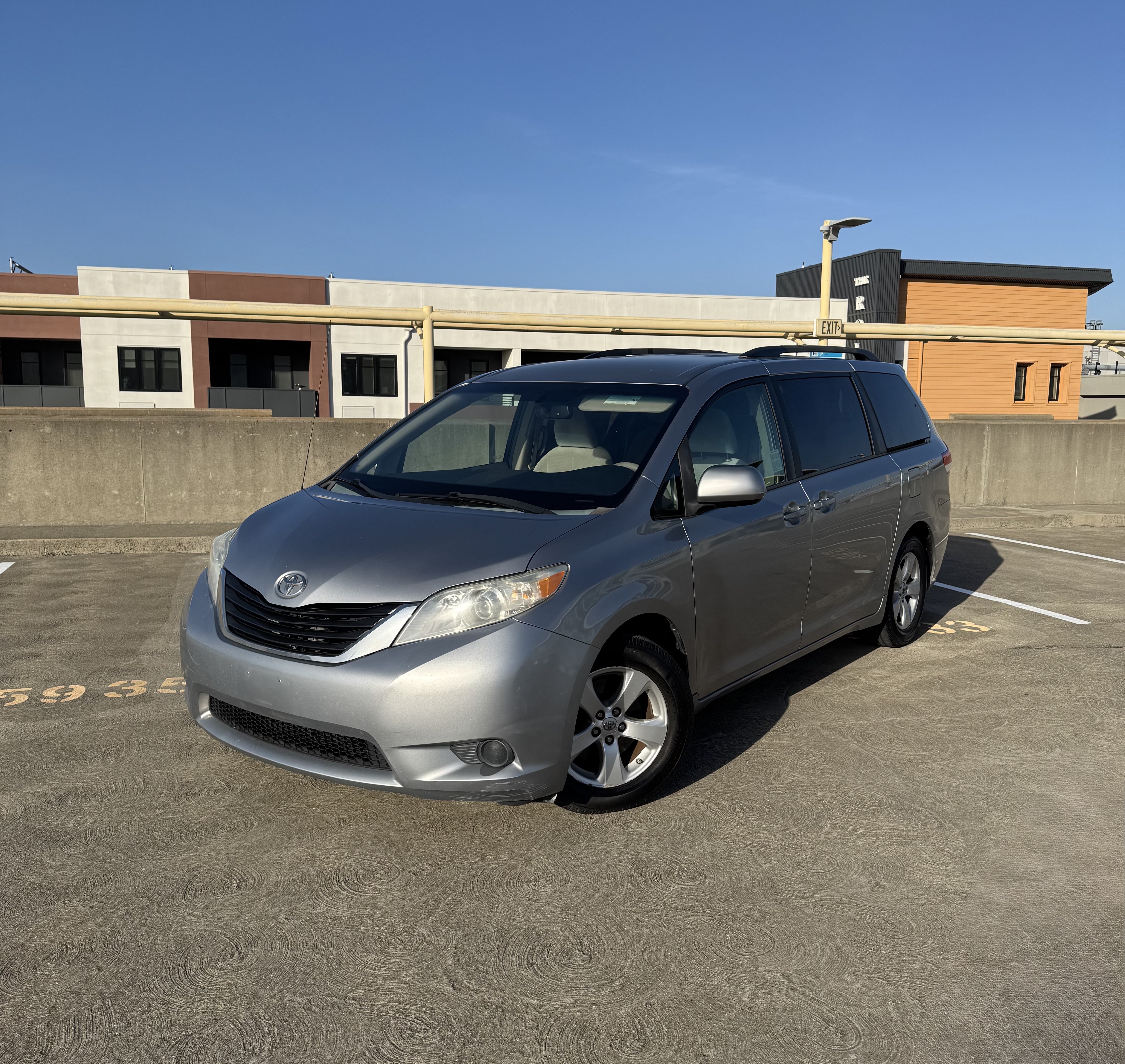 2013 Toyota Sienna LE V6 7-Passenger Access Seat's photo