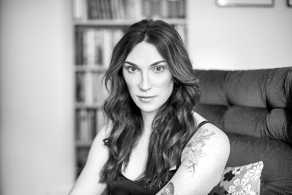 Thumbnail: What’s the T? by Juno Dawson