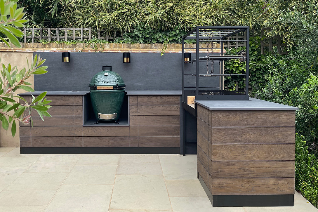 EVO Bespoke Outdoor kitchen with Antique Oak Millboard