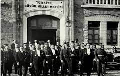 Devlet Mi Halk İçin Yoksa Halk Mı Devlet İçindir?
