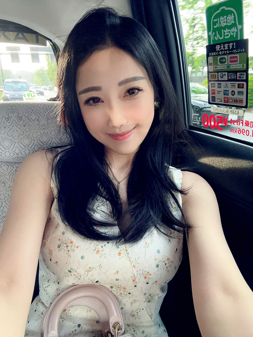 縮圖：單純小橙花 交叉V領洋裝