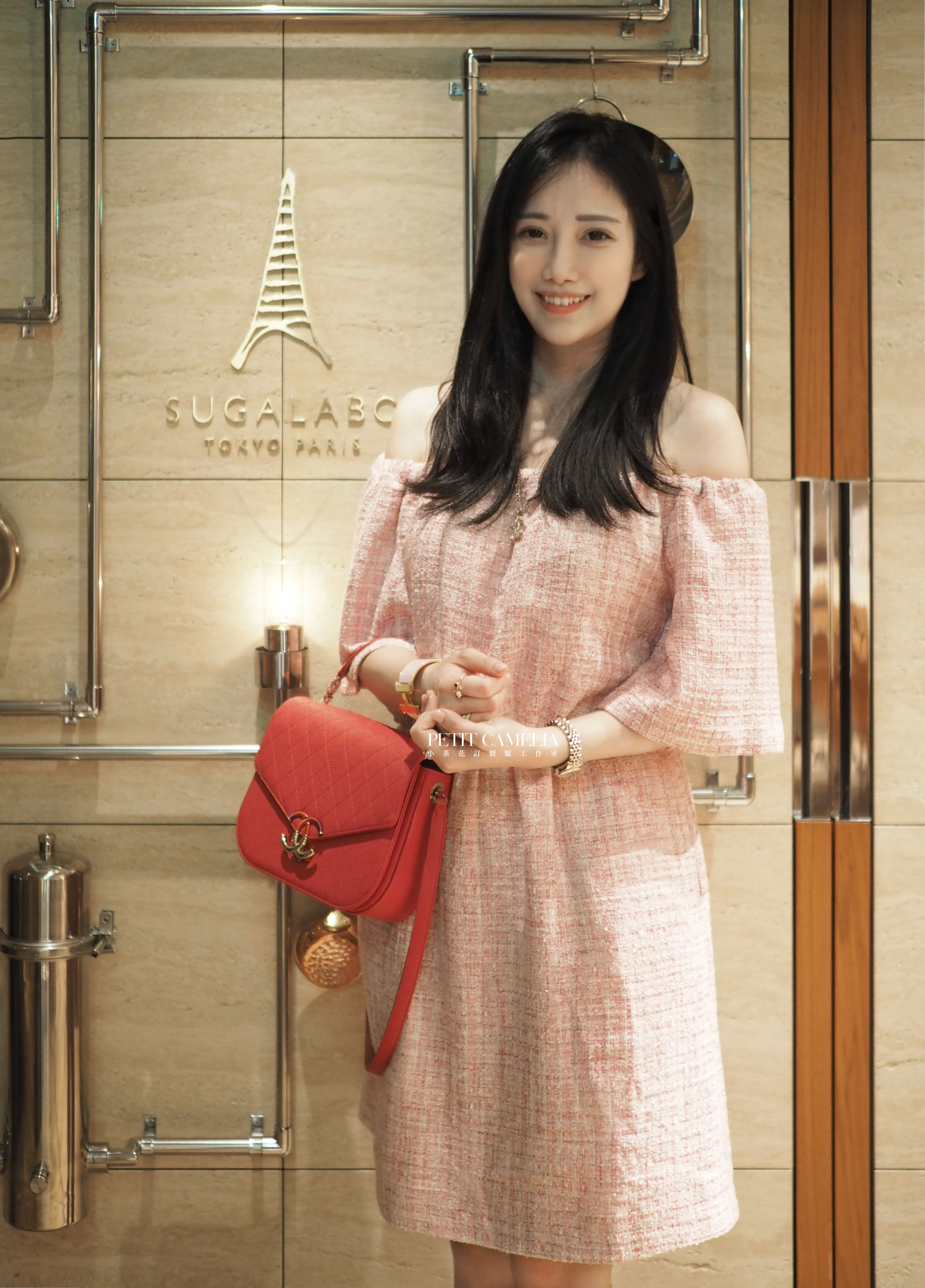 粉色寬短袖一字領洋裝