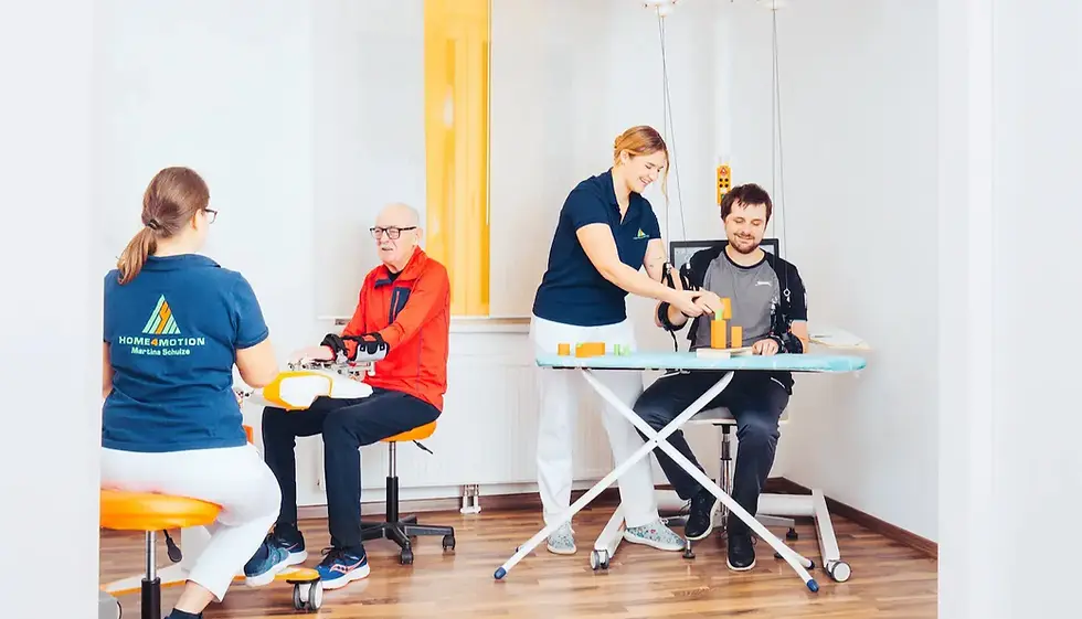 Hand Arm Schulter Therapie für Beweglichkeit Kraft und Funktion bei Home4motion