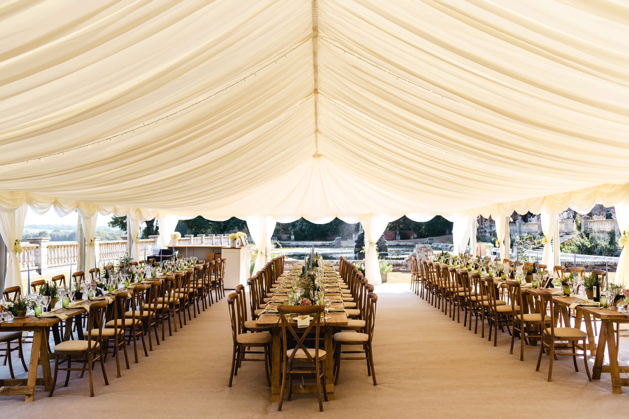 Furniture Hire, Table & Chair Hire in Northampton, Northants DJ