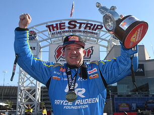 Tony Stewart takes his first win in top fuel at 4 wide Nationals in Vegas