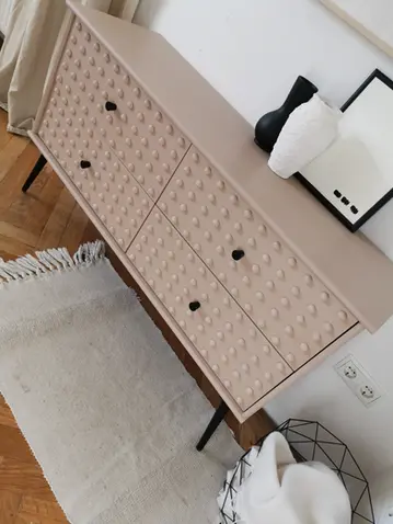 Upcycling Sideboard, Holzkugeln Möbel, Schubladen Sideboard, Möbelupcycling, Möbeldesign in Wien, ausgefallene Möbel