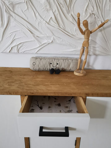 Vintage Sideboard, Vollholz Sideboard, Oberflächenstruktur, Upcycling Sideboard, Upcycling Möbel, Holz Sideboard, Baumfolie