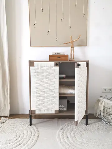 Upcycling Möbel, Upcycling Anrichte, Makramee Möbel, Makramee Kunst, Vollholzmöbel Ikea, Handarbeit Makramee