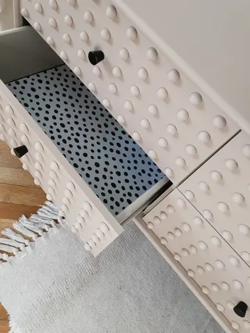 Upcycling Sideboard, Holzkugeln Möbel, Schubladen Sideboard, Möbelupcycling, Möbeldesign in Wien, ausgefallene Möbel