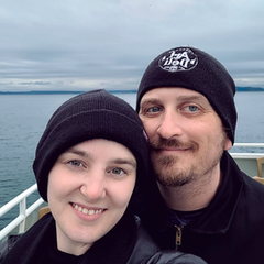 Couple Travel Bloggers In Seattle In The Great Wide With Phoebe And Adam