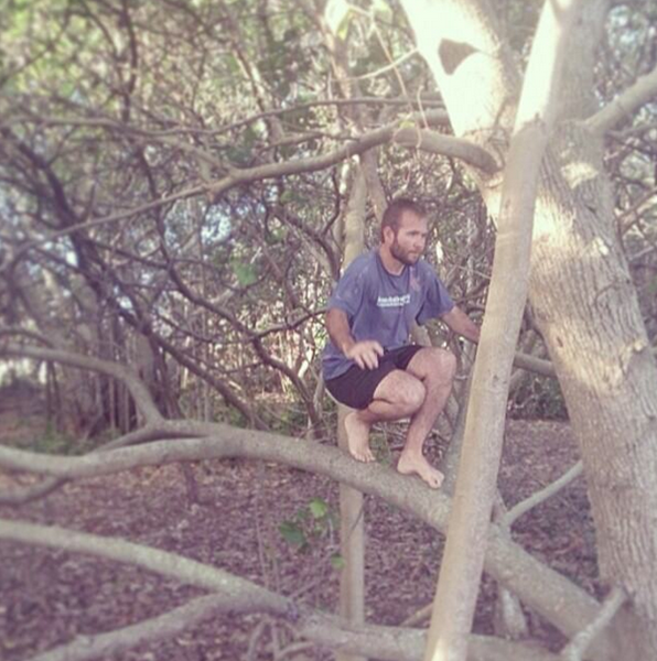 barefoot lifestyle, asd, autism, minimalist footwear, earthing, earthrunners, family health, healthy kids, nature play, vibrams