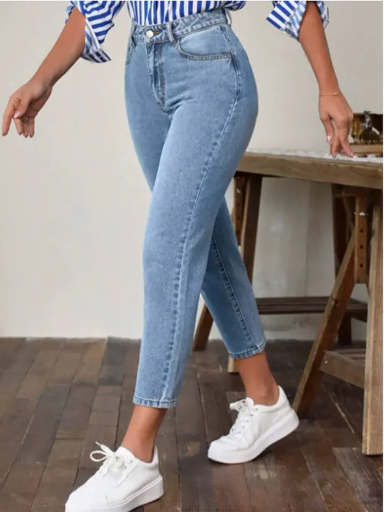 The Signature Sculpt High-Rise Pant