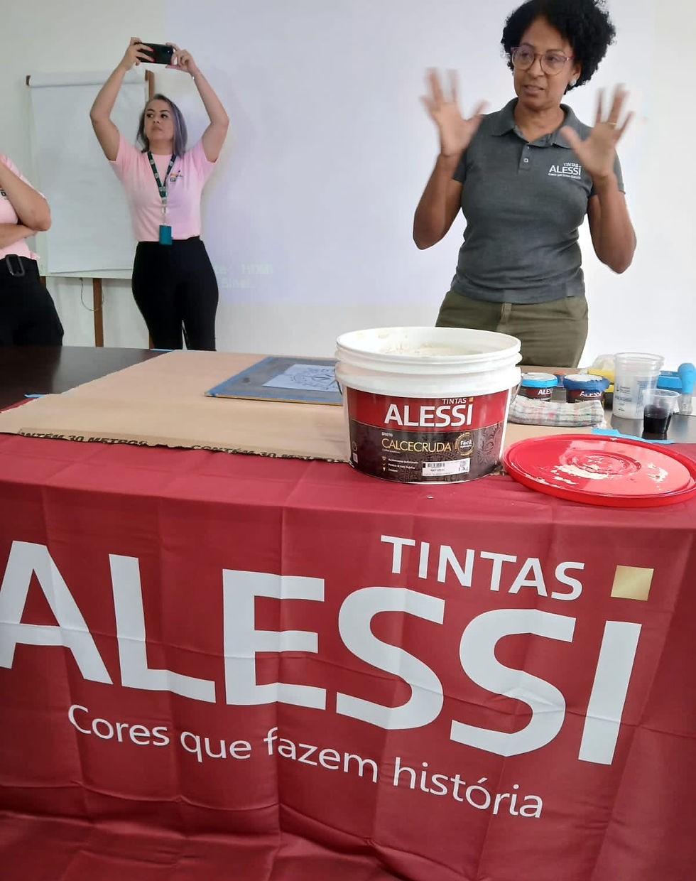 Tintas Darka é Destaque entre as Lojas do Brasil: Inovação, Inclusão e Atitude Fora da Caixa