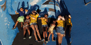 Loja Rezende Tintas, Atlas, Suvinil e Pintores ABRAPP Transformam a Vila Cruzeiro por Meio da Pintura, da Arte e da Cidadania