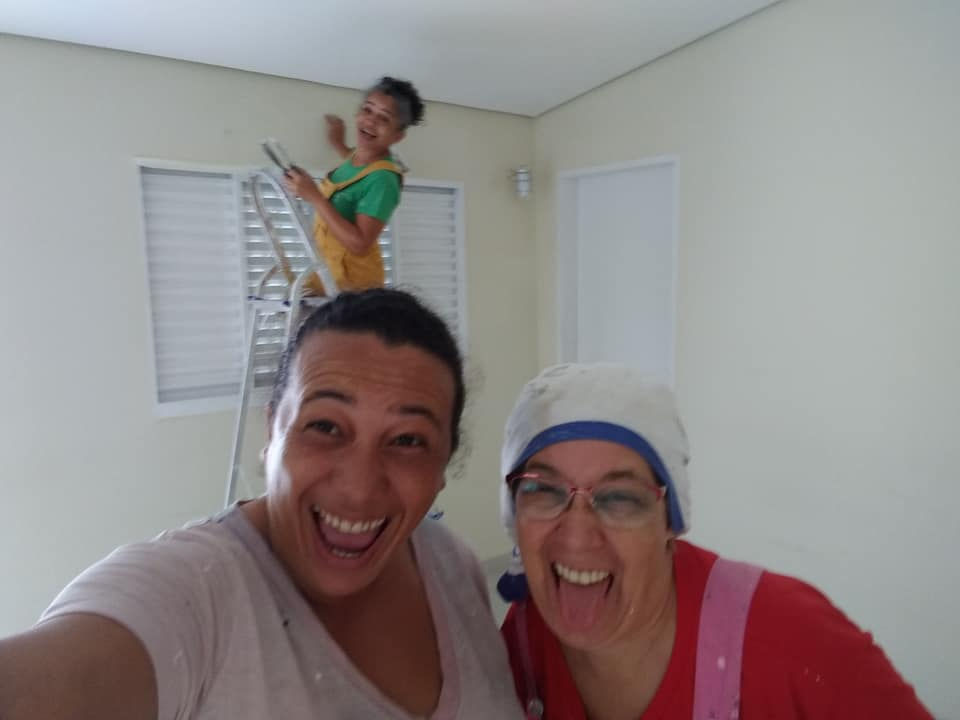 Miriam Müller, de Campo Limpo Paulista, SP, é mulher, pintora, mestre de obras e uma verdadeira vencedora.