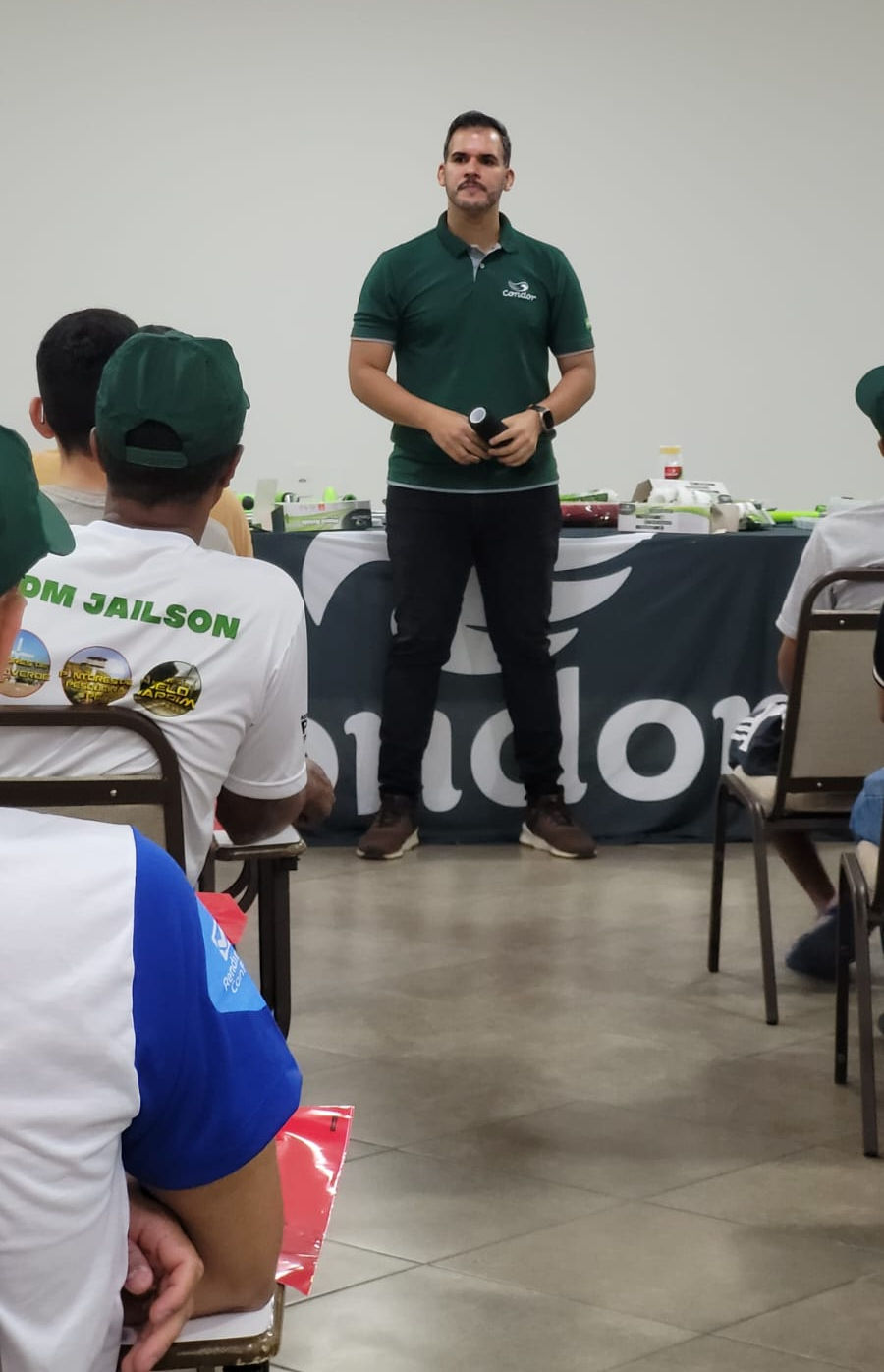 Loja Belladcor e a fabricante Condor promoveram uma noite de muito aprendizado para os MBPM Pintores na cidade de Belo Jardim PE