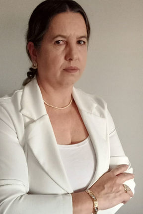 De Cambuí para o Brasil: A Trajetória da Pintora Vera Lúcia da Silva de Cambuí MG - Coral