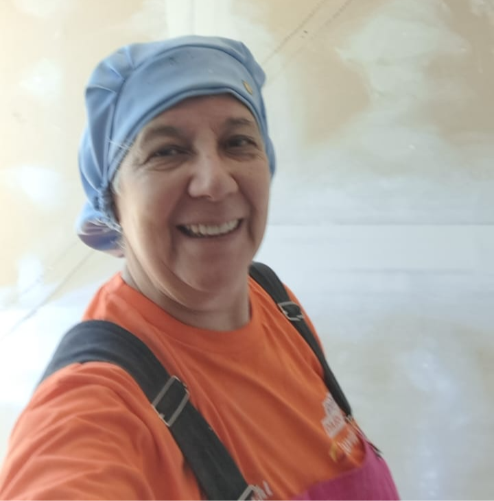 Miriam Müller, de Campo Limpo Paulista, SP, é mulher, pintora, mestre de obras e uma verdadeira vencedora.