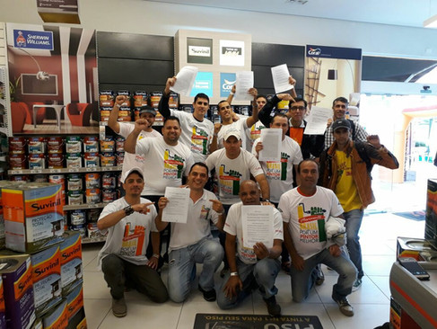 ABRAPP Prestigia Evento Da Loja Ampla Cores Sherwin-Williams Ao Lado De Yohan Luis