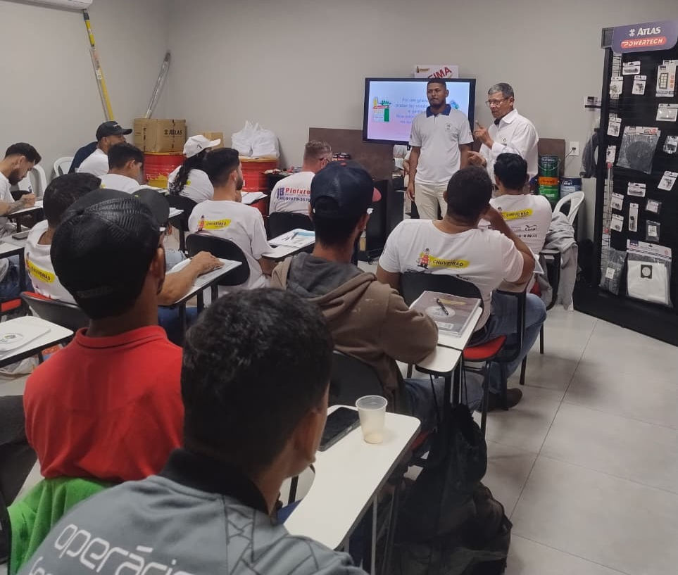 Escola ABRAPP e Chuveirão das Tintas formam 24 pintores em Rondonópolis MT