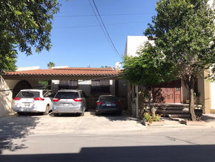 CASA EN LOMAS DEL VALLE