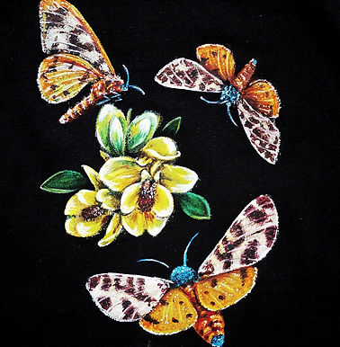Mariposas nocturnas y orquideas pintadas a mano por Kuzen Saha para un bonito encargo personalizado