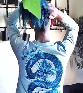 CCamiseta personalizada Dragón pintada a mano por Kuzen Saha