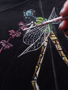 Camiseta personalizada Libélulas pintada a mano por Kuzen Saha
