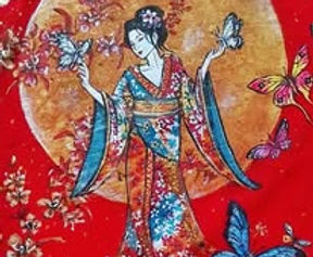 Geisha y luna dorada pintada a mano por Kuzen Saha por encargo personalizado en una camiseta
