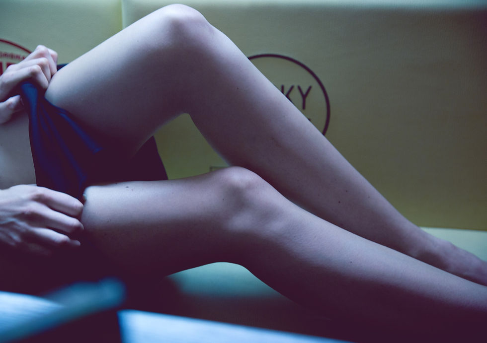 Frivole Spiele unter dem Tisch - Viktoria‘s Secret Diary