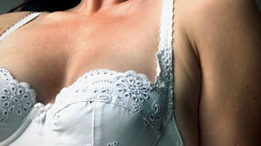 Fetisch Escort Dame Ariane im Portrait